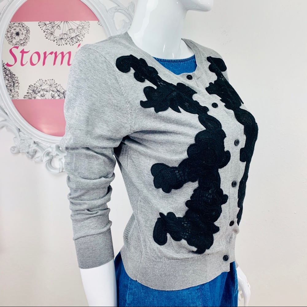 CABi / Ribbed Gray Embroider Black Lace Cardigan